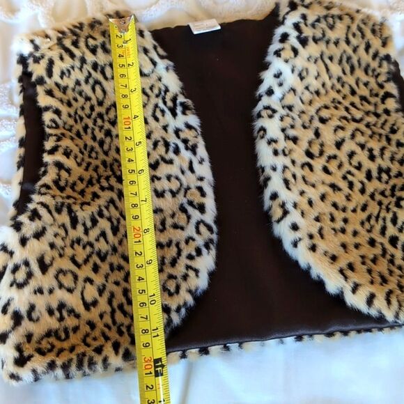 Girls Faux Fur Cheetah  🐆 Vest NWOT - Picture 6 of 9